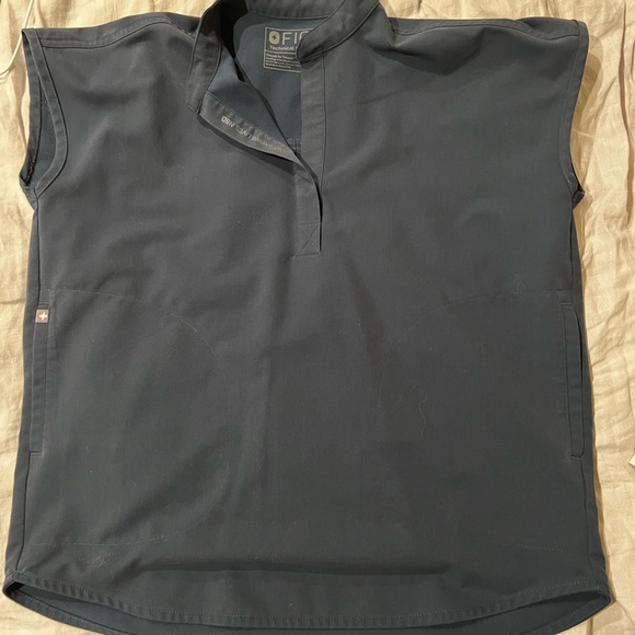 Figs scrub top - Picture 4 of 4